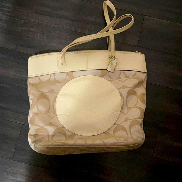 Coach Handbags - Coach tote